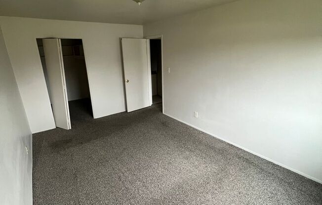 2 beds, 1 bath, 750 sqft, $1,100, Unit 12