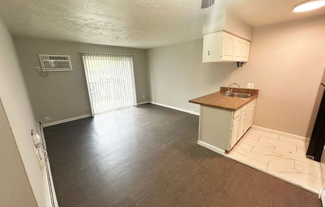 1 bed, 1 bath, 560 sqft, $795, Unit 605-17
