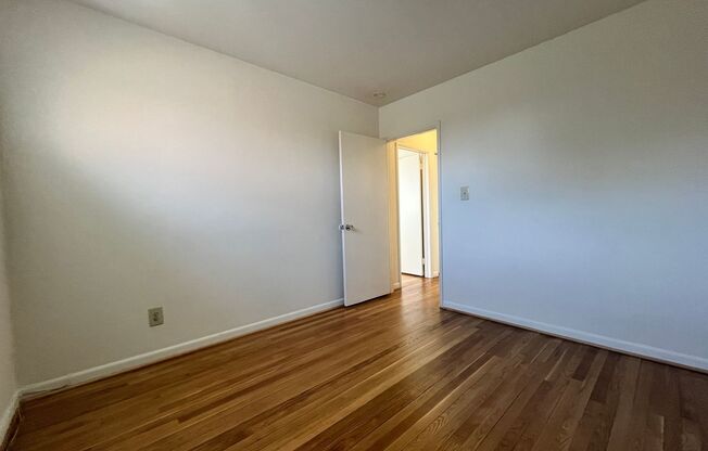 2 beds, 1 bath, 800 sqft, $1,450, Unit 2709-1C