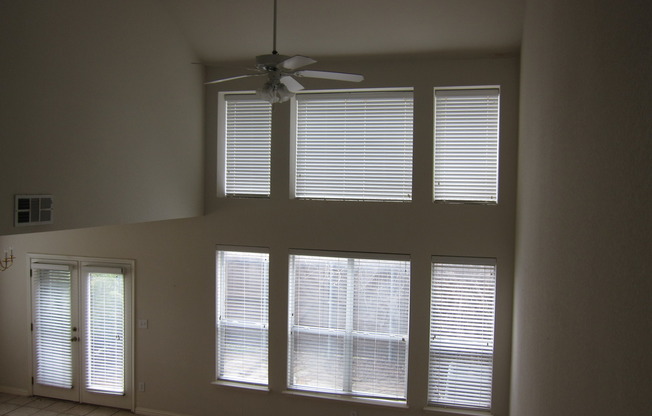 Townhome For Lease in Plano