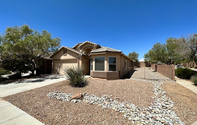 4 bed 2 bath home in Huning Ranch