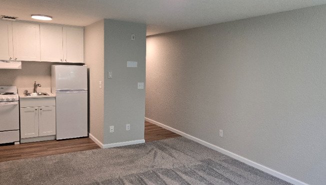 1625 S KENT DES MOINES RD