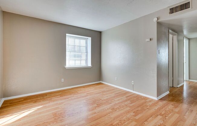 2 beds, 1 bath, 750 sqft, $875, Unit K713 - 307 - 205