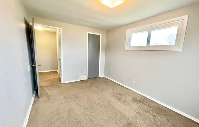 3 beds, 1 bath, 1,500 sqft, $1,150, Unit 1721