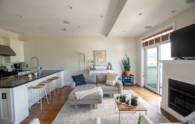 376 West Broadway 3