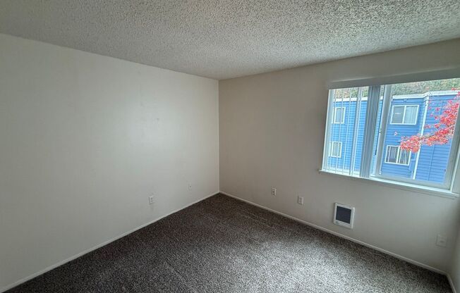 2 beds, 1 bath, 825 sqft, $1,245, Unit 479