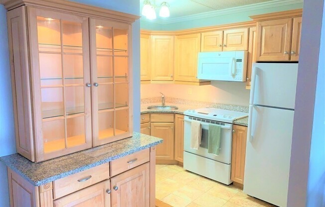 2 beds, 1 bath, 822 sqft, $2,525, Unit 233