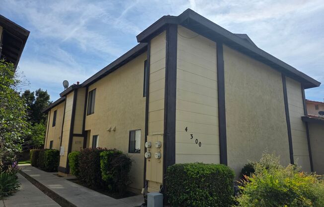 1046p -170- 4300 Isla Verde St. -RB/JP