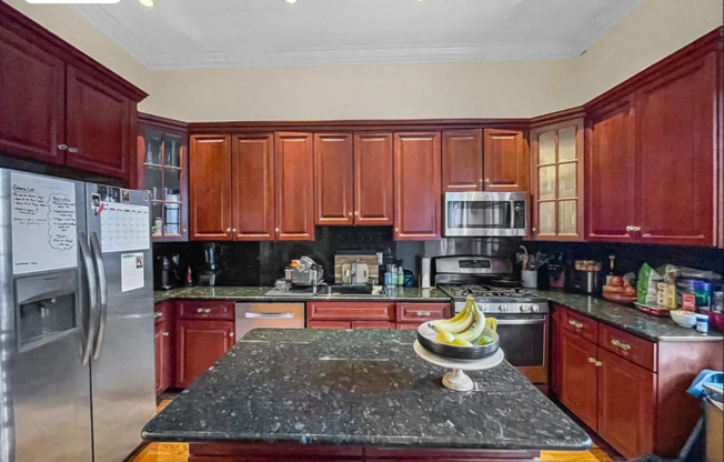 164 W 130 ST