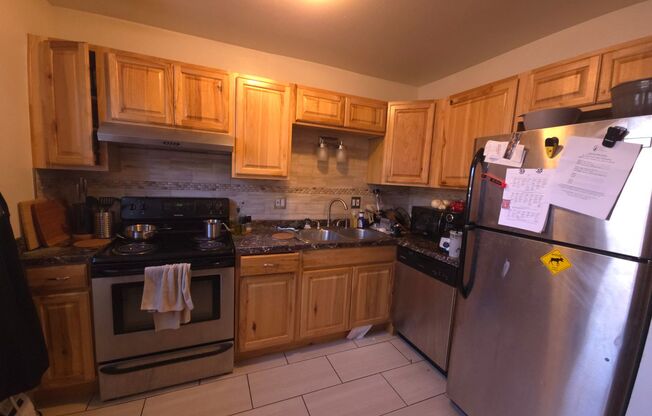 2 beds, 1 bath, $1,950, Unit 1