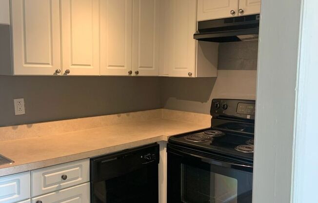 Stylish 1-Bedroom Studio in Carrington Park!