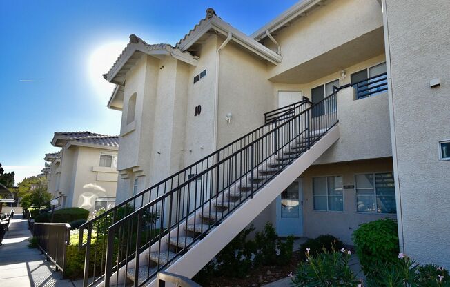 COZY 2 BED 2 BATH CONDO ON 2ND FLOOR AT PALISADES POINT!