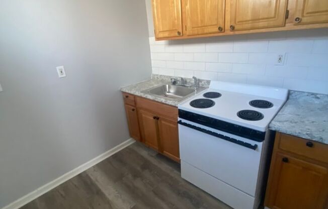 1 bed, 1 bath, $1,200, Unit Unit 3