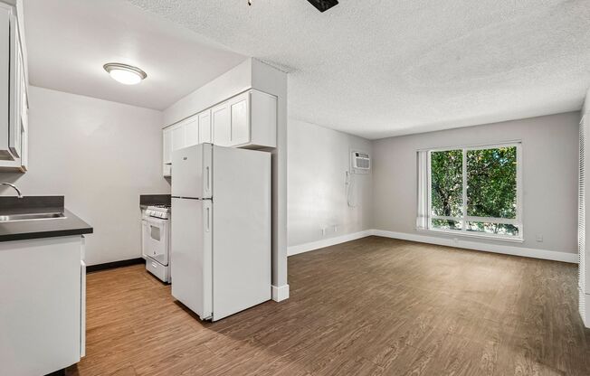 1 bed, 1 bath, 589 sqft, $1,400, Unit 05