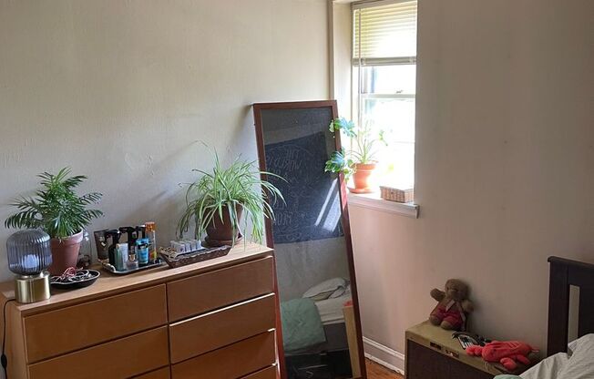 2 beds, 1 bath, 753 sqft, $1,339, Unit 214