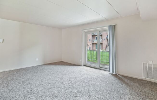 1 bed, 1 bath, 704 sqft, $1,450, Unit A12