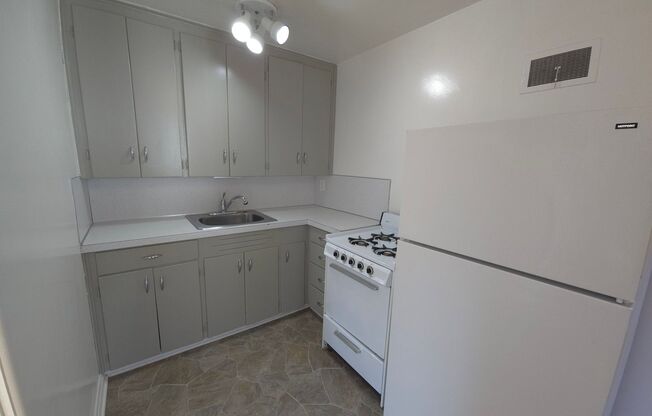 1 bed, 1 bath, $1,750, Unit 3