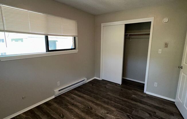 2 beds, 1 bath, 900 sqft, $1,100, Unit #301