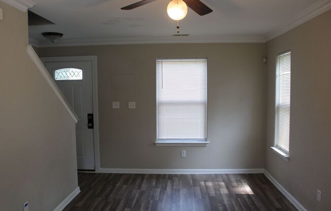 3-bedroom townhouse close to Chesapeake Square Mall  "ASK ABOUT OUR ZERO-DEPOSIT OPTION"