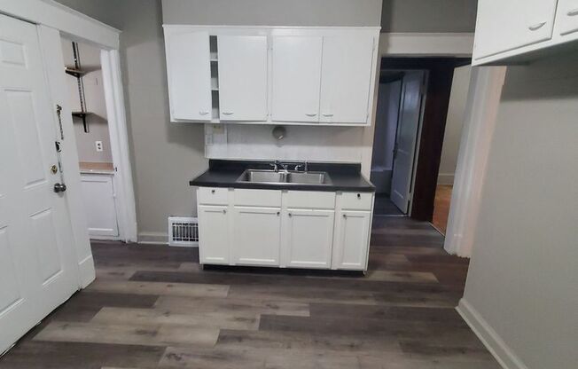 2 beds, 1 bath, 992 sqft, $945, Unit 3347 Lower