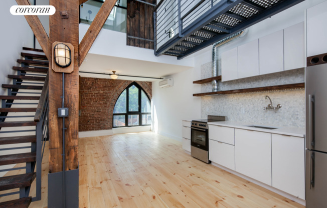 163 N 6 ST