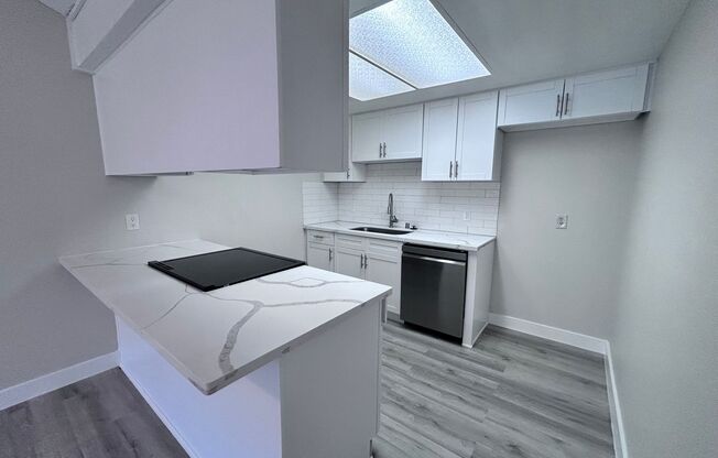 10431- 10433 El Mercado Drive