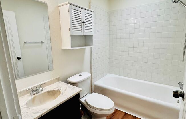 2 beds, 1 bath, $1,195