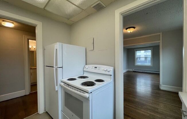 2 beds, 1 bath, 900 sqft, $2,195, Unit 217