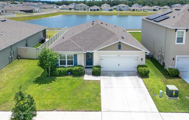 Beautiful 4-Bedroom Home with WATERFRONT view in the Summerly Community of Saint Cloud!