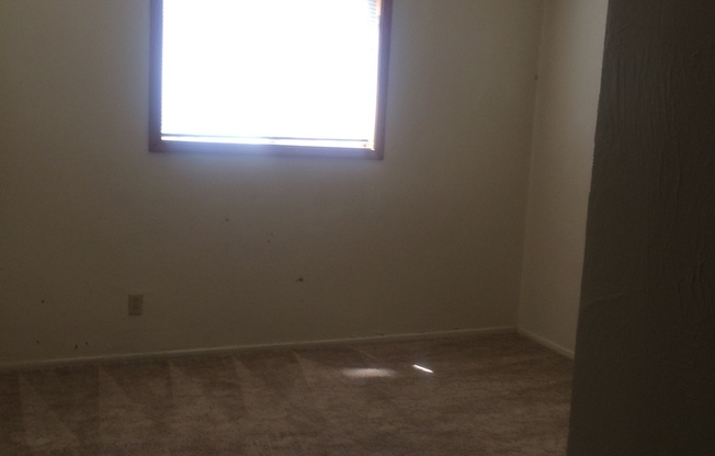 3 beds, 2 baths, $1,200