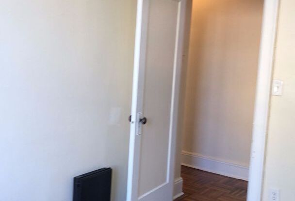 1 bed, 1 bath, $1,600, Unit 15