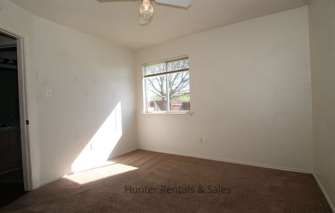 3 beds, 2 baths, $1,325