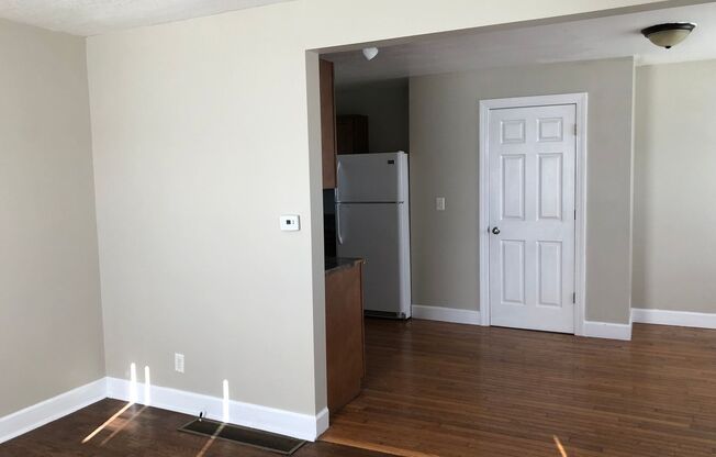 2 beds, 1 bath, $900