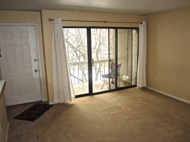Spacious One Bedroom Condo At The Seasons In South Boulder!