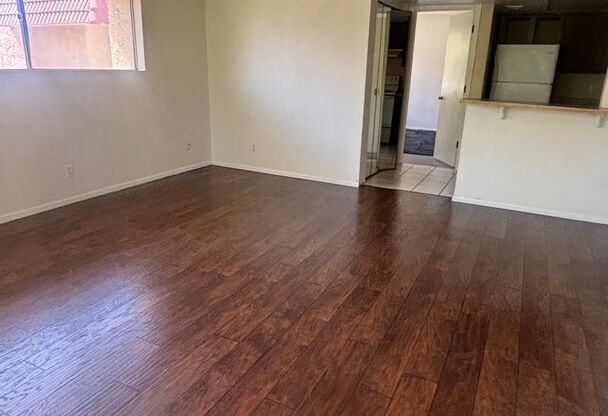 1 bed, 1 bath, 640 sqft, $950, Unit 230