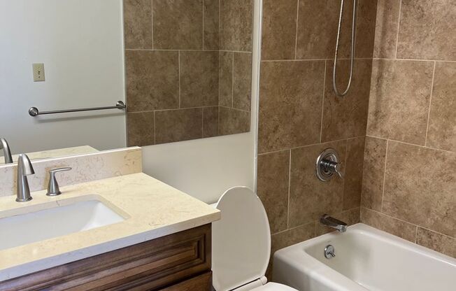 1 bed, 1 bath, $2,200, Unit Marco Polo