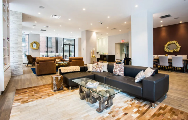 251 W 48 ST