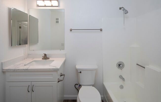 2 beds, 2 baths, 965 sqft, $2,995, Unit 217