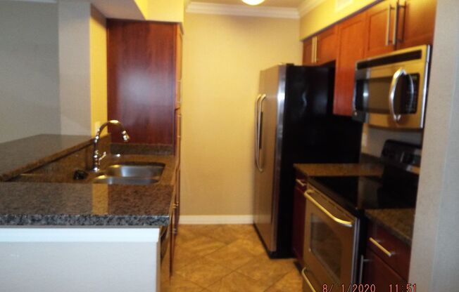 2 beds, 2 baths, $1,795, Unit 320