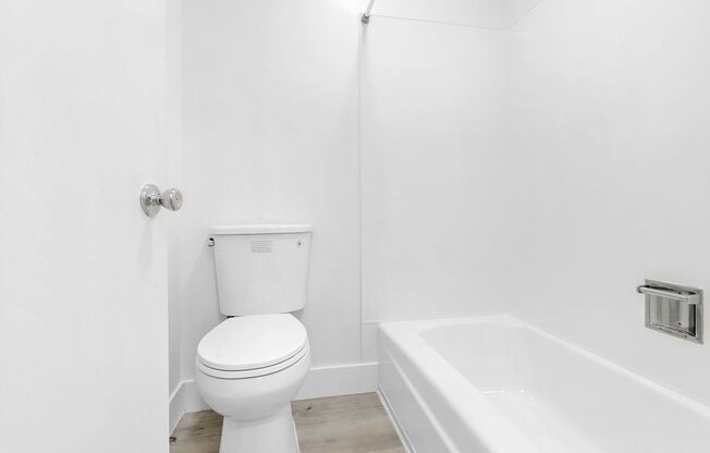 1 bed, 1 bath, 605 sqft, $1,395, Unit 5