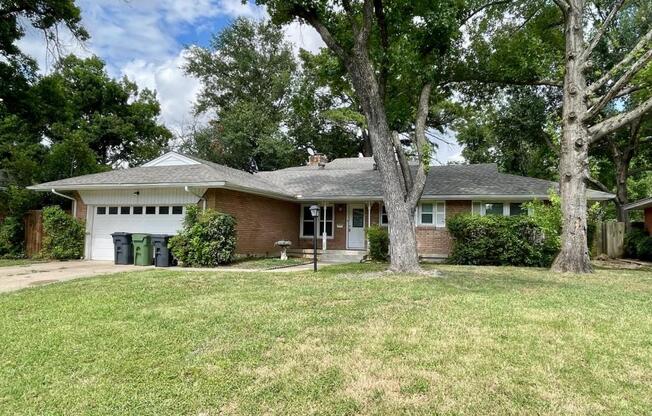 1205 COLLEGE OAKS DR