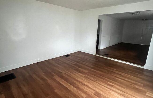 Gorgeous 3 bedroom updated house!