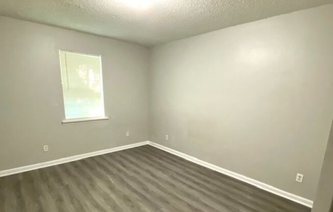 2 beds, 1 bath, $820