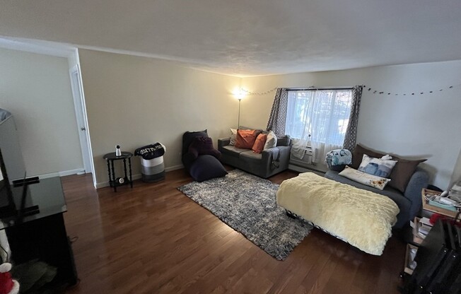 28 BRYON RD
