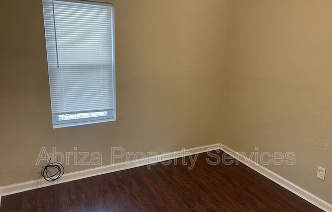 10006 BALBOA AVE