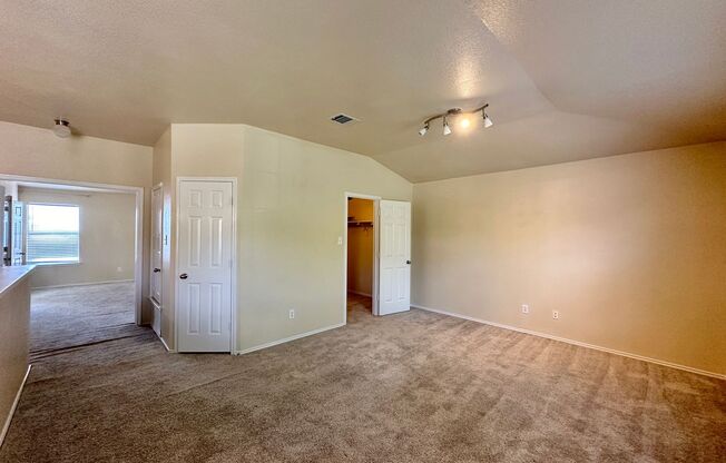 3 beds, 2.5 baths, $1,900