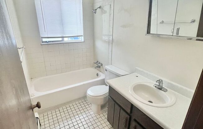 1 bed, 1 bath, 750 sqft, $1,350