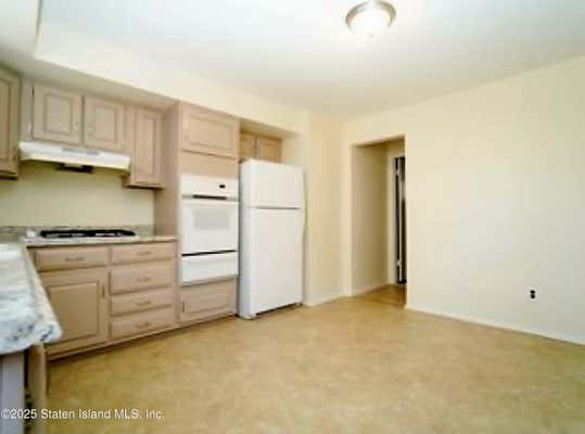 479 ELTINGVILLE BLVD