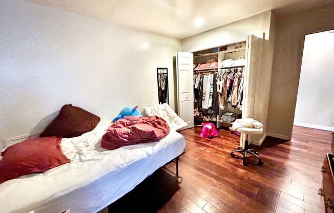 2 beds, 1 bath, 768 sqft, $2,440, Unit 328