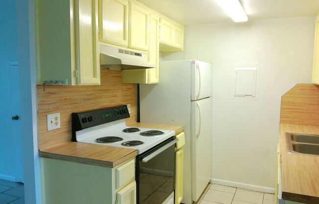 5723 Crestmore - 2/Bed 2/Bath - $1050/month